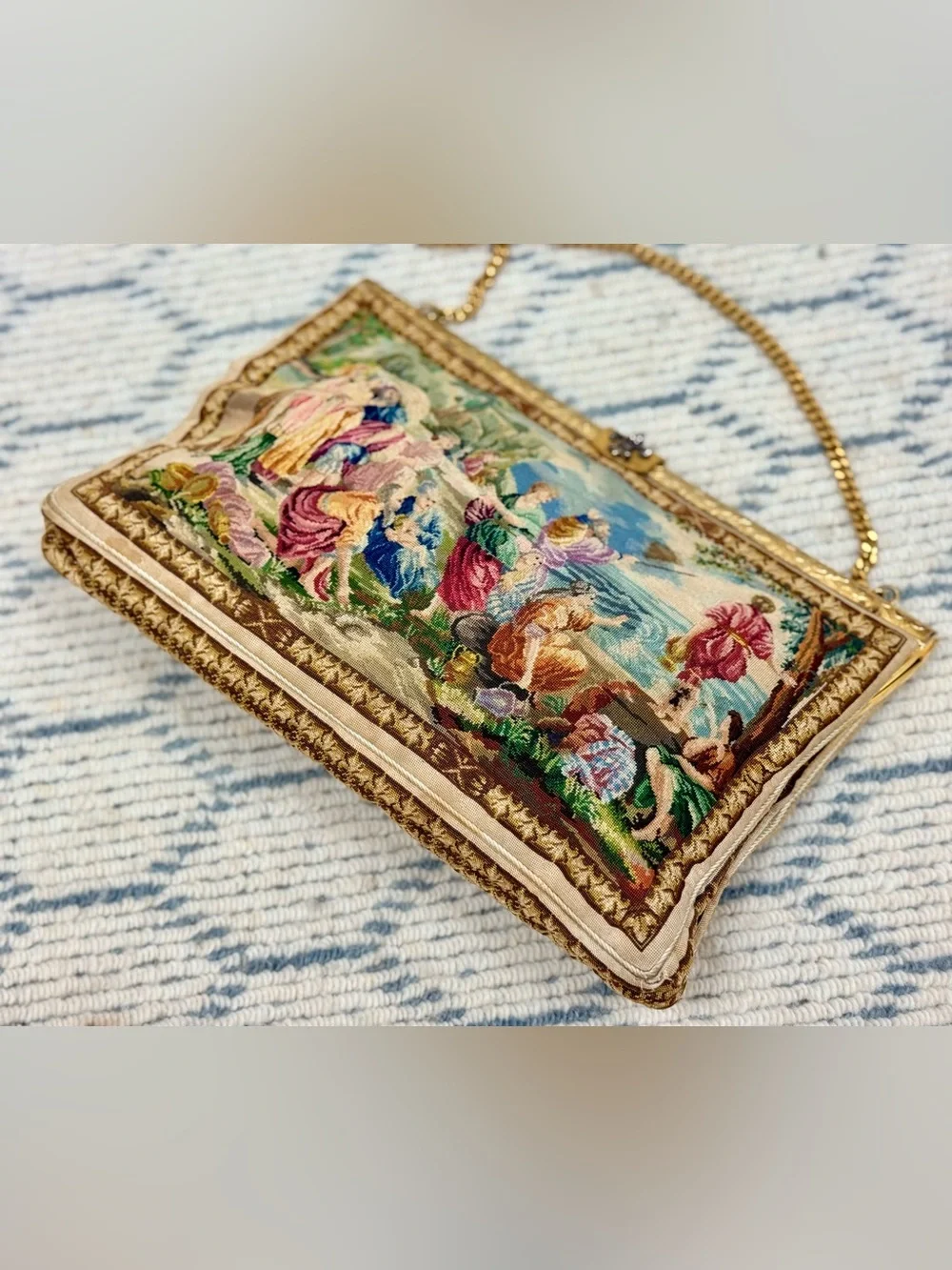 1930’s Vintage Scenic Tapestry Rhinestone Fleur-de-Lis-Clasp Coquette Handbag - Picture 4 of 16